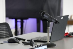 1-czy-prawnik-online-ma-sens