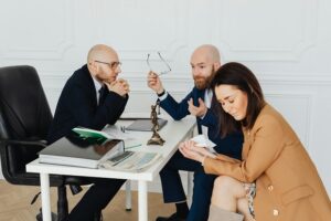 Mediacje rodzinne: zanim konflikt rozrośnie się do wieloletniej wojny